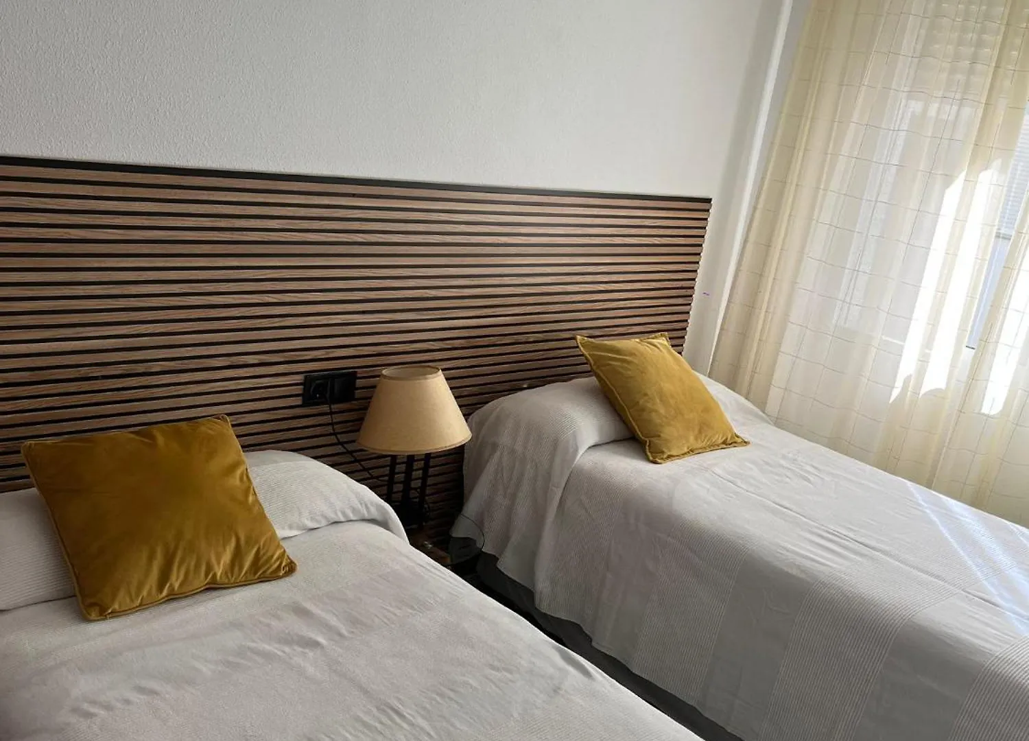 Puerto II Playa, Amplio,Confortable Fuengirola Apartman